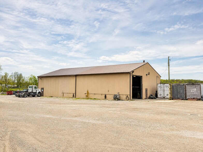 More Photos Of 4550 Roseville Rd, Roseville Truck Terminal For Sale