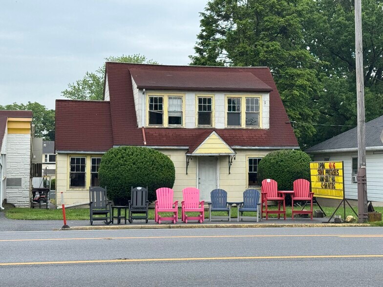 More Photos Of 2857-2867 Lincoln Hwy, Ronks Storefront Retail Residential For Sale