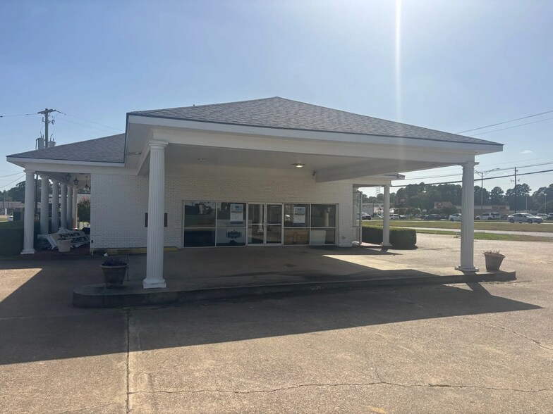 More Photos Of 9361 Mansfield Rd, Shreveport Office For Sale