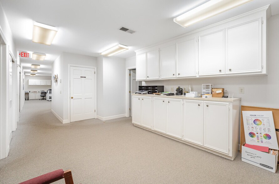 More Photos Of 4523 Park Rd, Charlotte Office For Sale