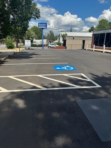 More Photos Of 1783 NE Cheshire Bridge Rd, Atlanta Freestanding For Sale