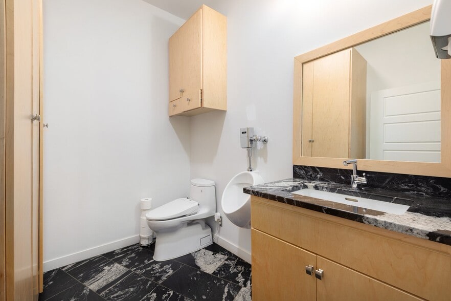 More Photos Of 6444 Burnet Rd, Austin Apartments For Sale