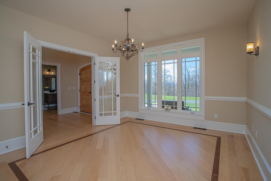 More Photos Of 243 Barrenridge rd, Staunton Specialty For Sale