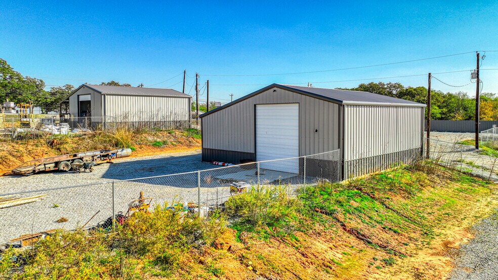 More Photos Of 11955 N FM 730, Azle Warehouse For Lease