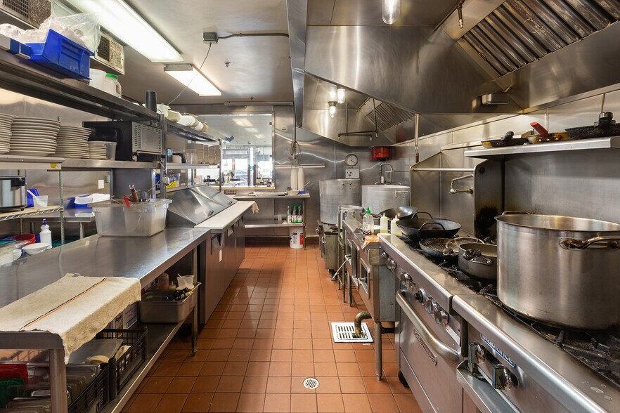 More Photos Of 645 Larkin St, San Francisco General Retail For Sale