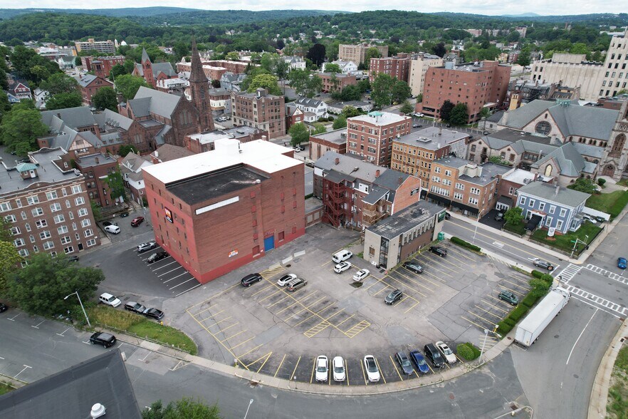 More Photos Of 72 Pleasant St, Worcester Land For Lease