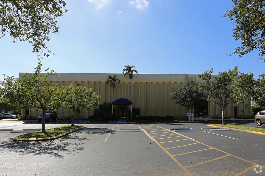 More Photos Of 1700 NW 66th Ave, Plantation Office For Lease