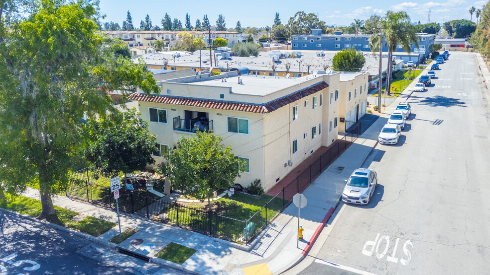 Primary Photo Of 5101 Lindsey Ave & 9148 Verner St, Pico Rivera Apartments For Sale