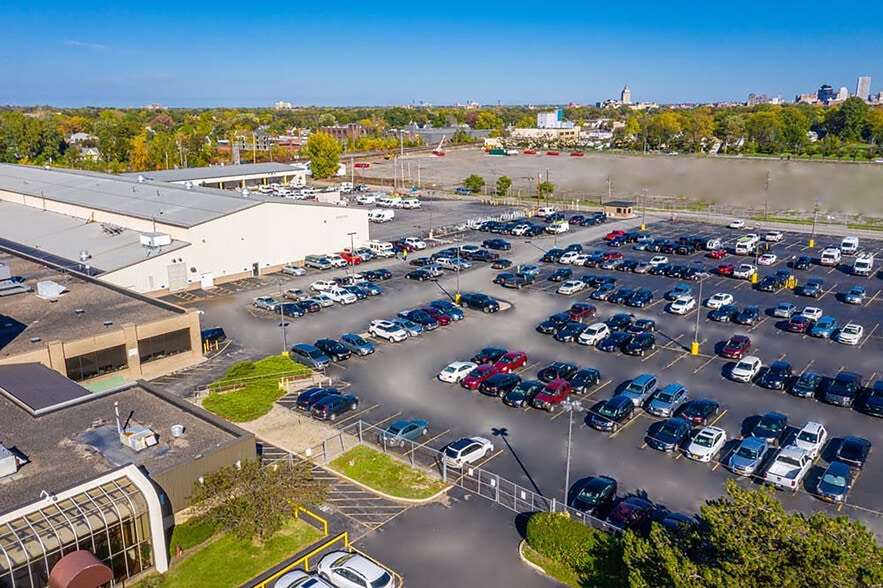 More Photos Of 400 West Ave, Rochester Flex For Sale
