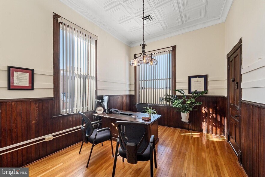 More Photos Of 37-45 E Boscawen St, Winchester Office For Sale