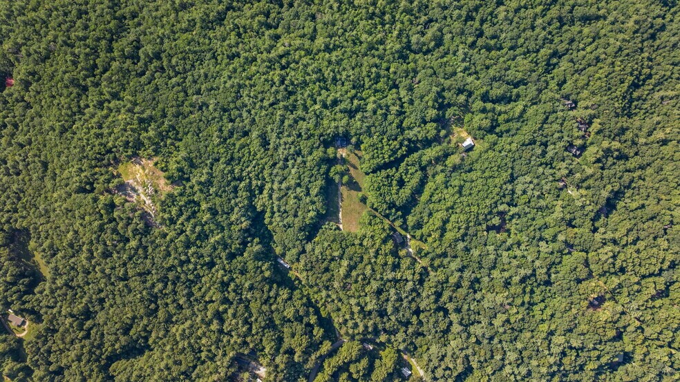 More Photos Of 122 Highlands View Rd, Highlands Specialty For Sale