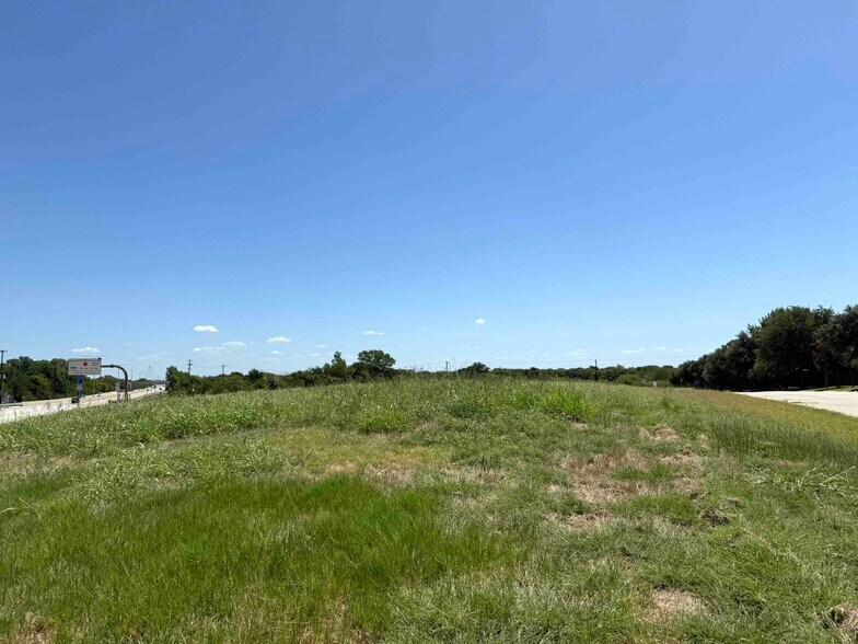 More Photos Of 502 Swisher Rd, Lake Dallas Land For Lease