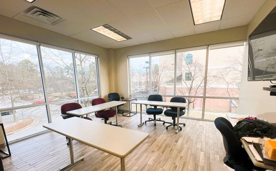 More Photos Of 5741 Cleveland St, Virginia Beach Office For Lease