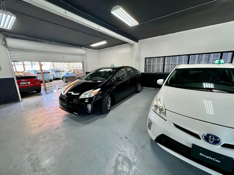 More Photos Of 3121 W Jefferson Blvd, Los Angeles Storefront Retail Office For Lease