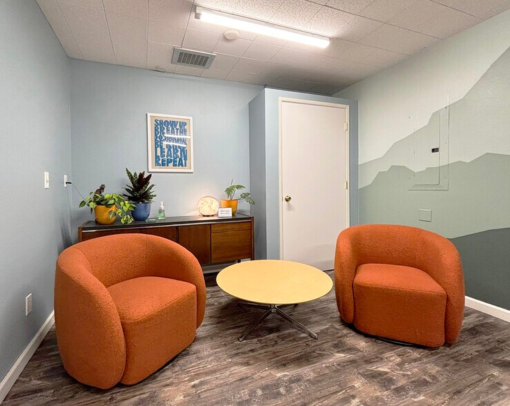 More Photos Of 12740 SE Stark St, Portland Medical For Lease