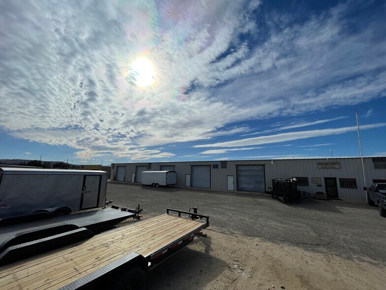 More Photos Of 712 W California Ave, Ridgecrest Warehouse For Sale