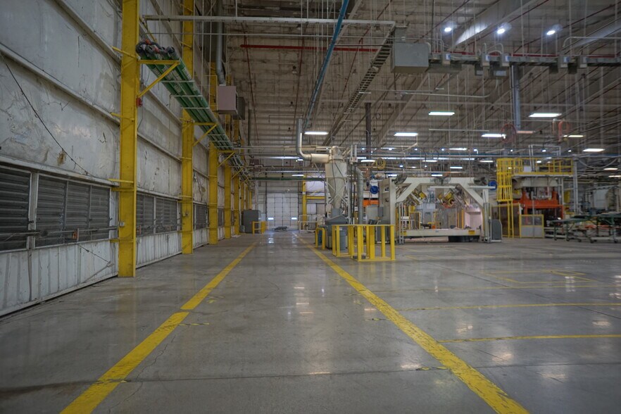 More Photos Of 850 Industrial Rd, Madisonville Manufacturing For Lease