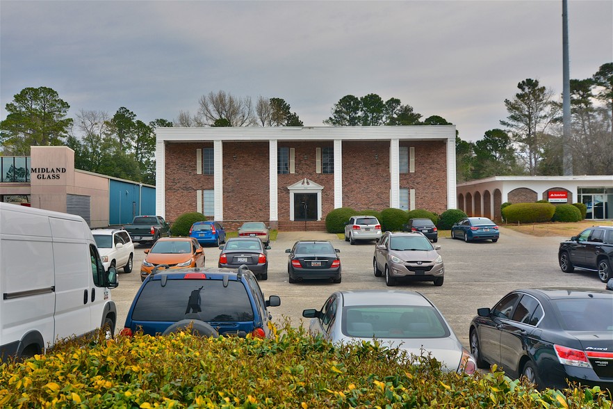 Primary Photo Of 7356 Garners Ferry Rd, Columbia Medical For Lease