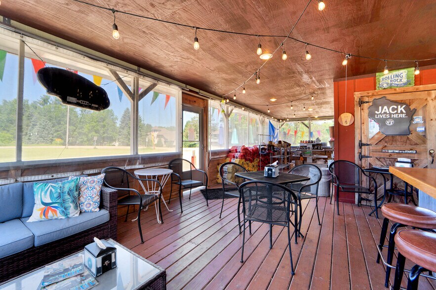 More Photos Of E6659 Wolf River Dr, Fremont General Retail For Sale