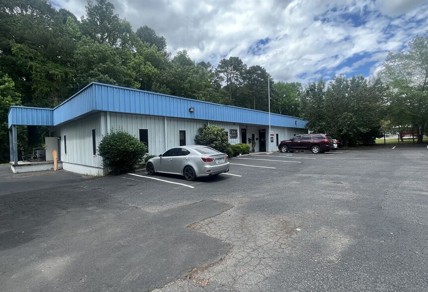 More Photos Of 120 Kaminer Way Pky, Columbia Light Distribution For Sale