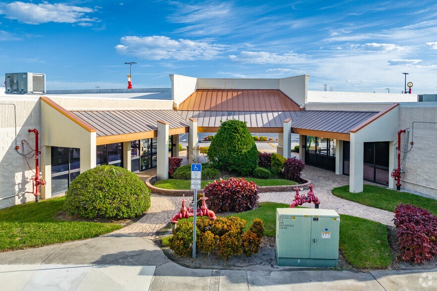 More Photos Of 26200-26320 US Highway 19 N, Clearwater Unknown For Lease