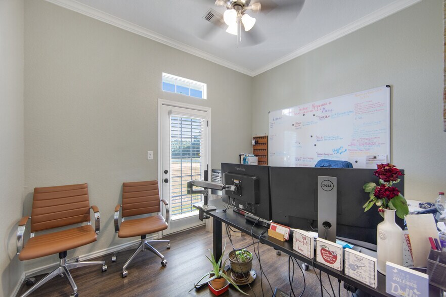More Photos Of 140 State Highway 19, Huntsville Loft Creative Space For Sale