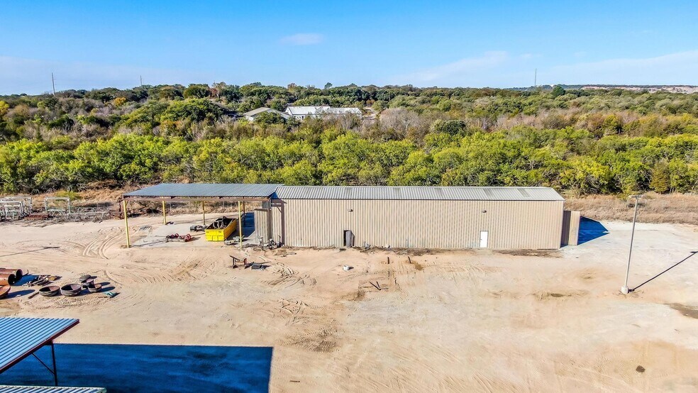 More Photos Of 520 Tradeway Dr, Mineral Wells Warehouse For Sale