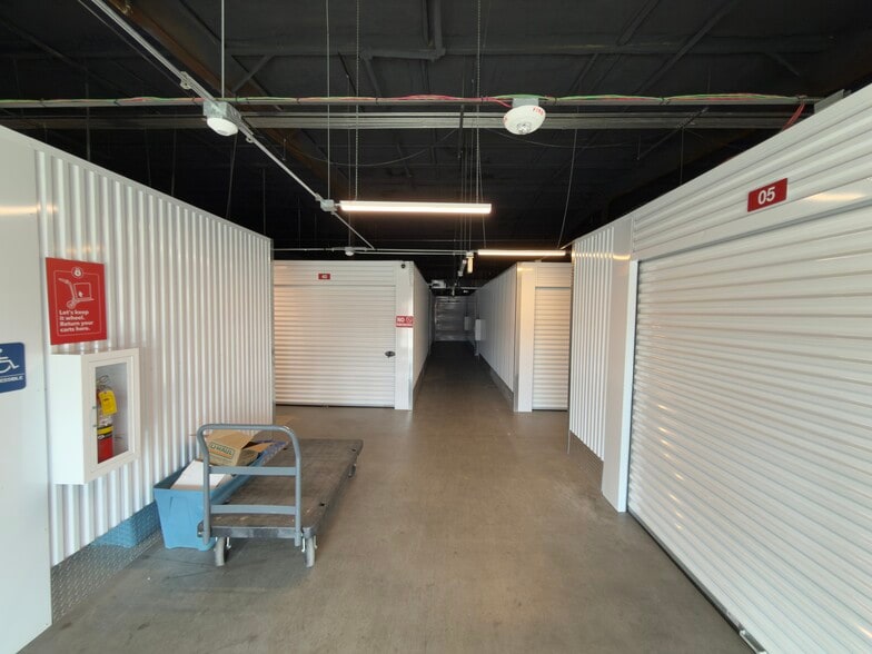 More Photos Of 3670 N L St, Pensacola Office For Sale