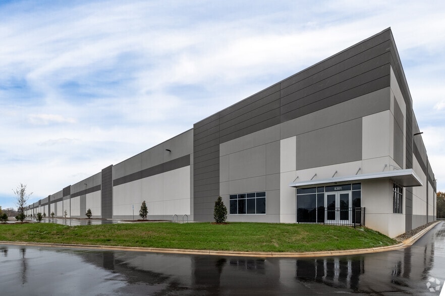 More Photos Of 8301 Old Dowd Rd, Charlotte Industrial For Lease