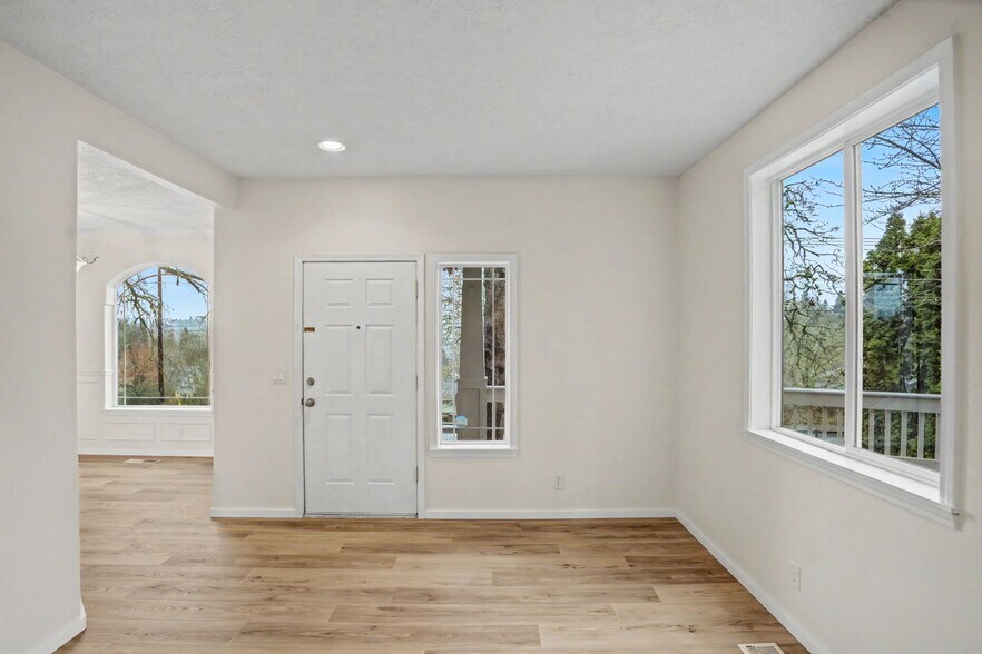 More Photos Of 505 Woodland Dr NW, Salem Multifamily For Sale