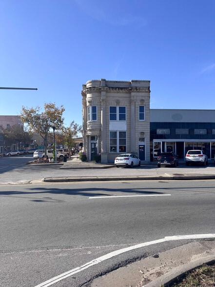More Photos Of 100 SW Main St, Vidalia Office For Sale