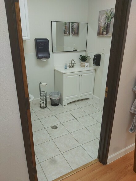 More Photos Of 5805 Coit Rd, Plano Medical For Lease