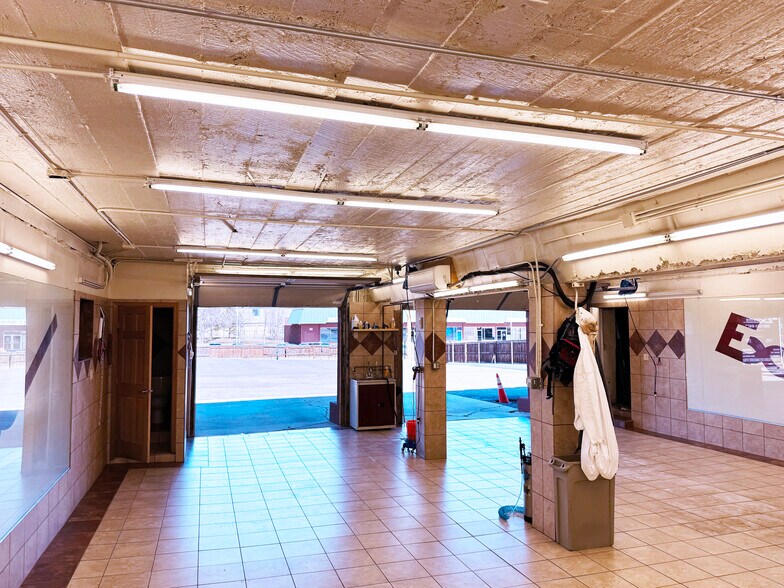 More Photos Of 9901 W Colfax Ave, Lakewood Freestanding For Sale