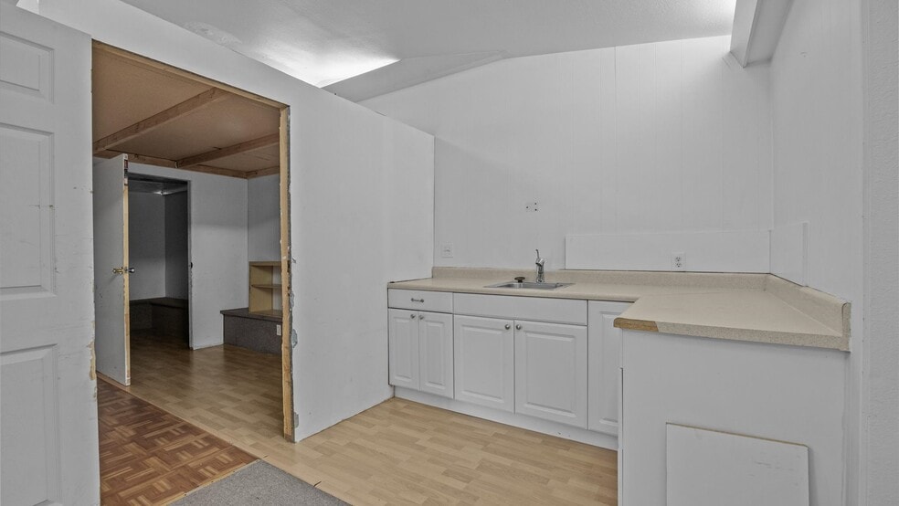 More Photos Of 2935 Patterson Rd, Grand Junction Specialty For Sale