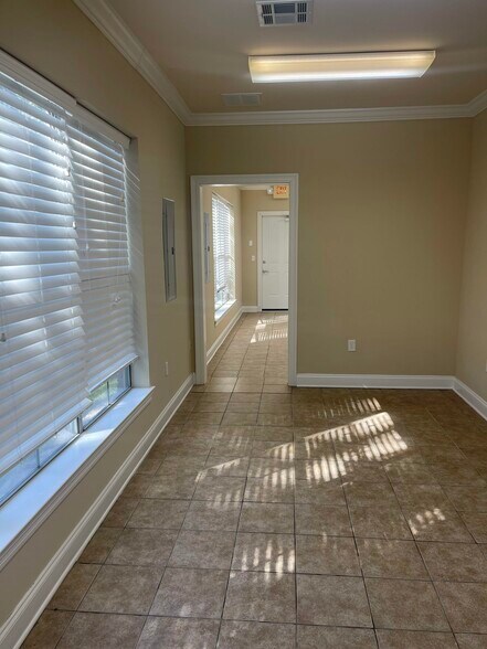 More Photos Of 2798 O'Neal Ln, Baton Rouge Office For Lease