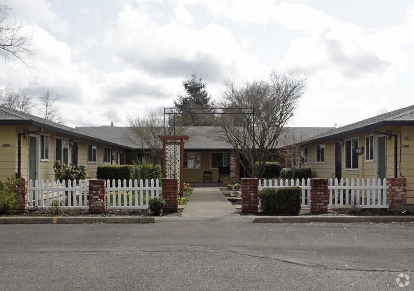 More Photos Of 3118-3124 19th Pl, Forest Grove Apartments For Sale