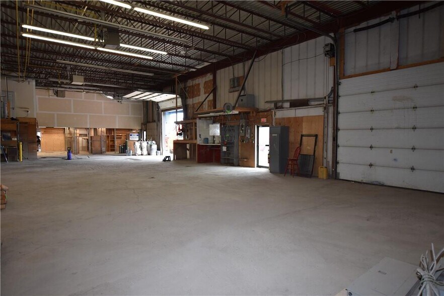 More Photos Of 2627 Edinburgh Pl, Ottawa Warehouse For Lease