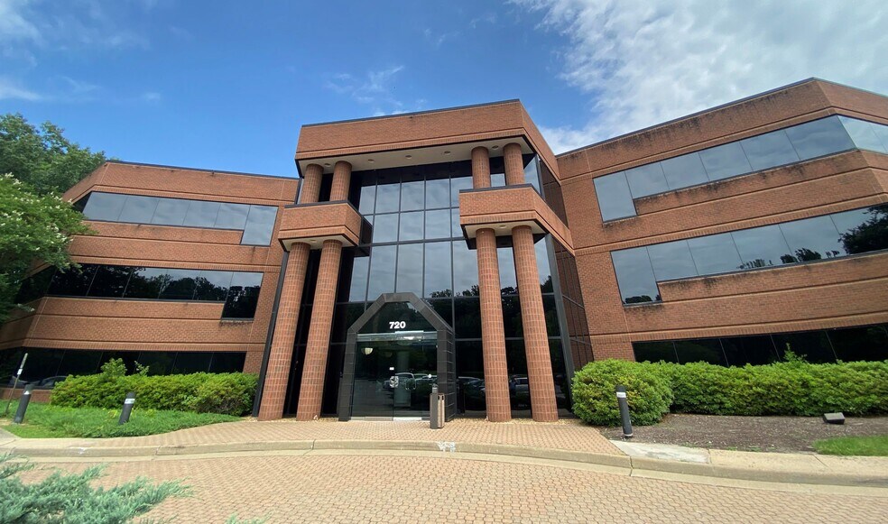 More Photos Of 720 Moorefield Park Dr, Richmond Office For Lease