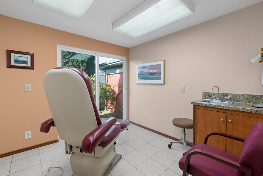 More Photos Of 412 N Main St, Coupeville Healthcare For Sale
