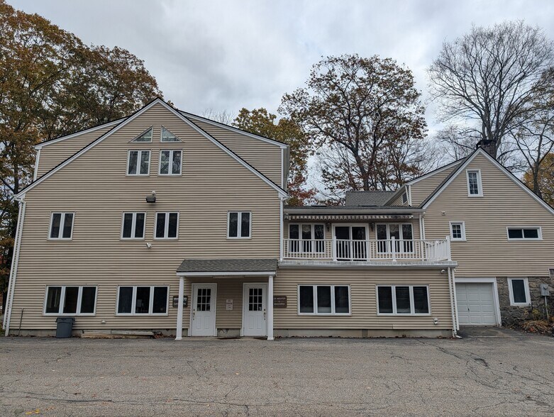 More Photos Of 569 Main St, Monroe Office For Sale