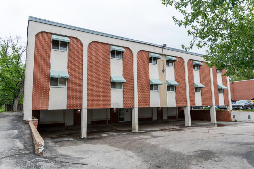 Primary Photo Of 5120 Walnut St, Omaha Apartments For Sale