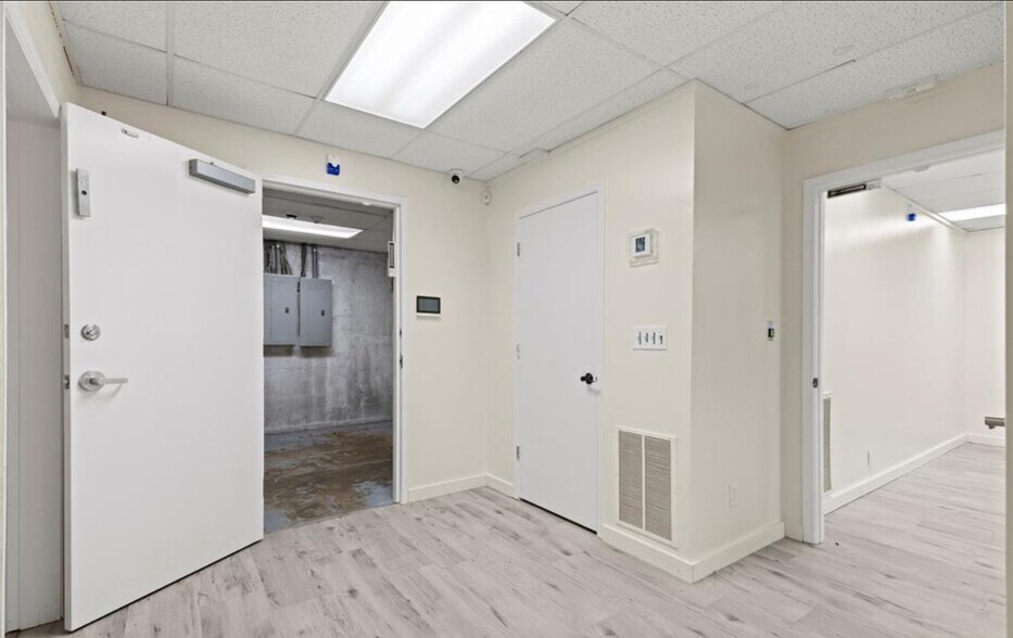 More Photos Of 1909 N Service Rd E, Saint Clair Freestanding For Sale