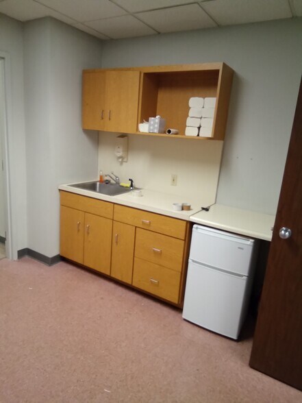 More Photos Of 15 Matthews St, Goshen Office For Sale