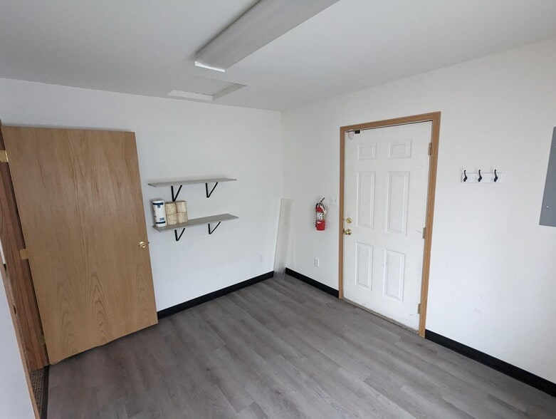 More Photos Of 1704 S Russell St, Missoula Flex For Lease