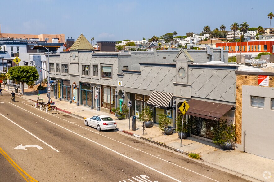 More Photos Of 210-226 Main St, Venice Storefront Retail Office For Lease