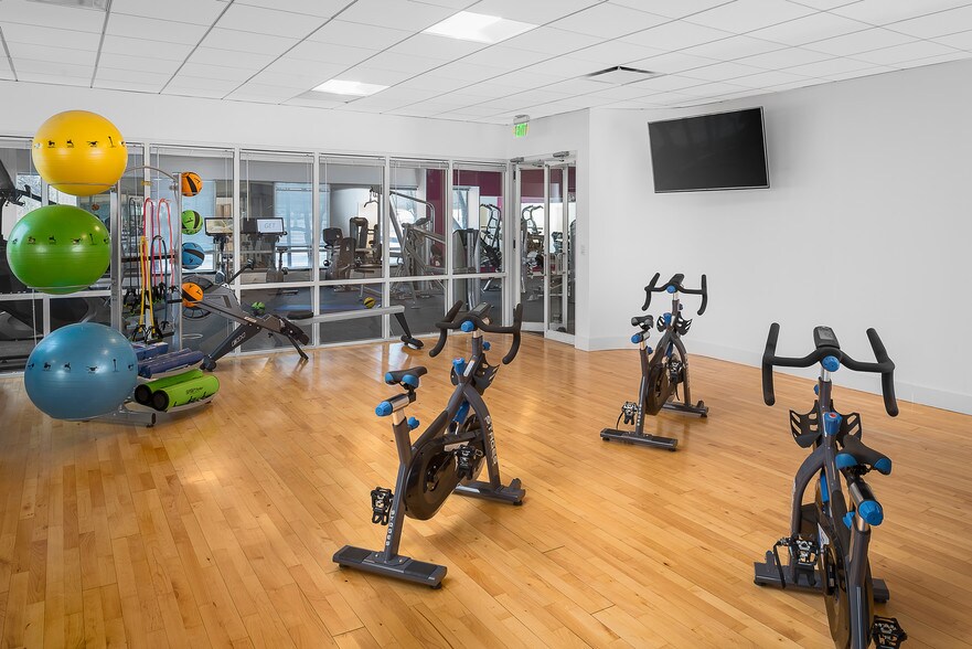 More Photos Of 100 Technology Center Dr, Stoughton Office For Sale