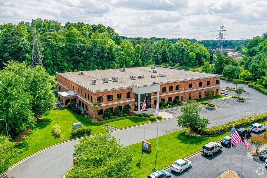 More Photos Of 8012 Tower Point Dr, Charlotte Light Distribution For Lease