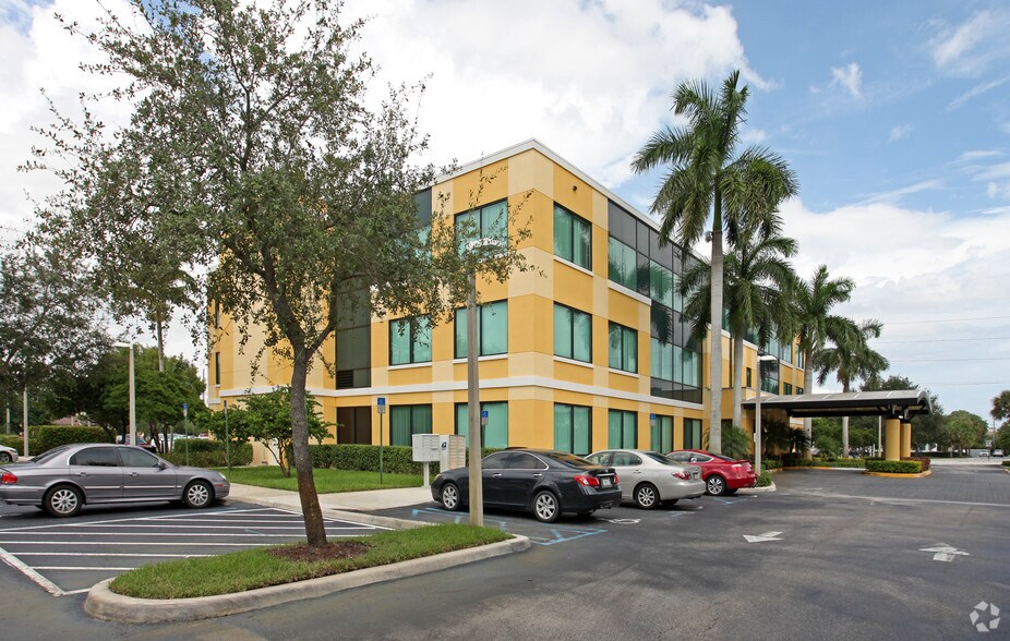 More Photos Of 10075 Jog Rd, Boynton Beach Medical For Lease