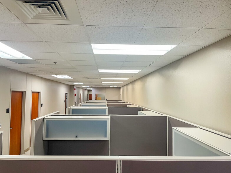 More Photos Of 2625 Co 180 rd, Garden City Manufacturing For Sale