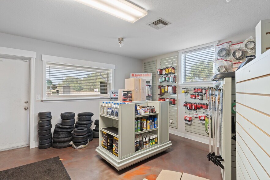 More Photos Of 3275 S Florida Ave, Inverness Office For Sale